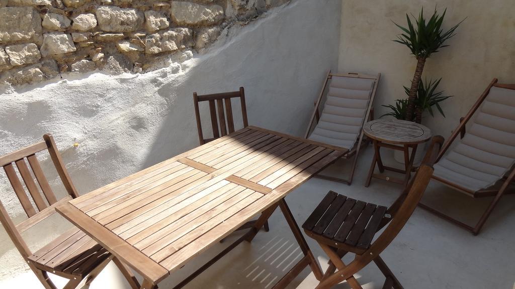 Appartement avec terrasse,mezzanine,Patangarles Chambre photo