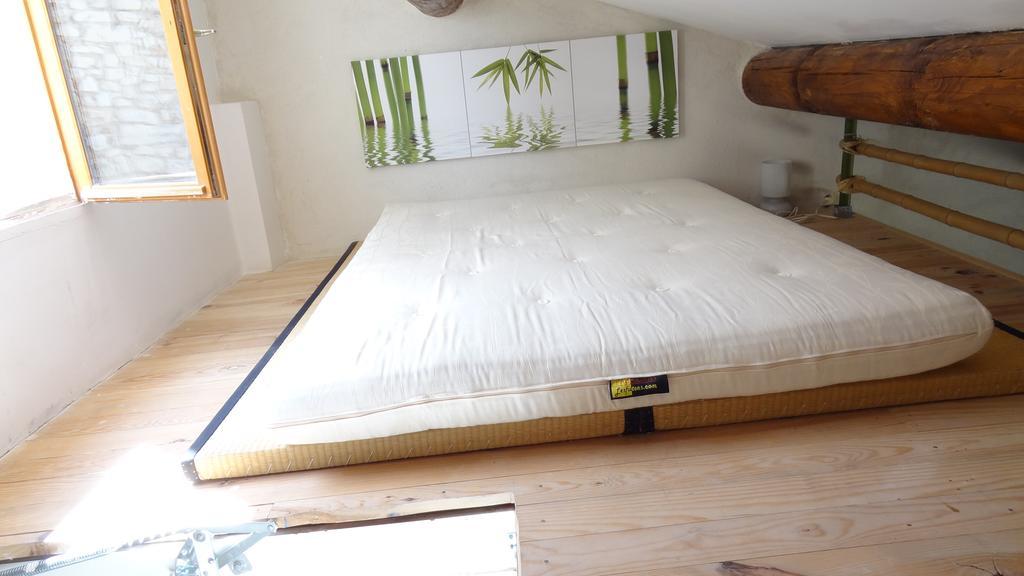 Appartement avec terrasse,mezzanine,Patangarles Chambre photo